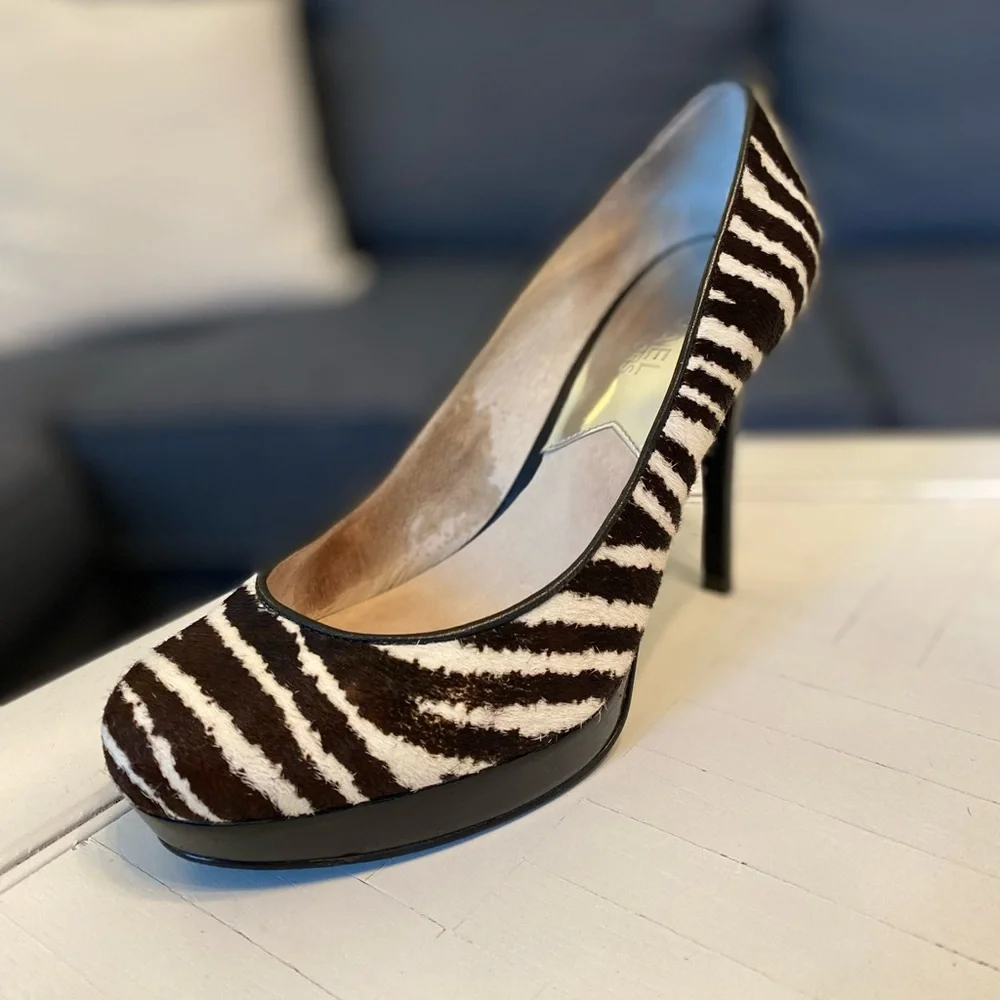 Michael Kors Calf Hair Zebra Print Women’s Round Toe Heels Size 6 - Picture 4 of 11